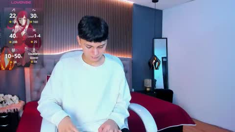 Snapshot of maxii18_ chatting on 10-30-25, 07:25 -- -- online show from 10-30-25, 07:25