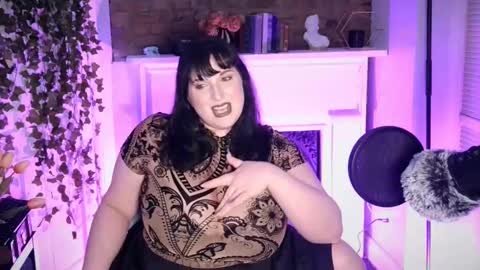 Snapshot of maximarilith chatting on 09-24-25, 01:53 Maxi Marilith online show from 09-24-25, 01:53