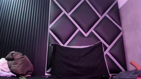 maxi online show from 11-09-25, 04:55