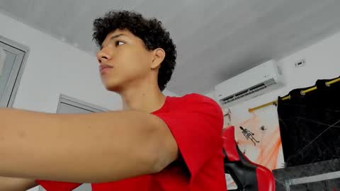 Snapshot of maximiliano_khalil chatting on 11-02-25, 08:44 Maximiliano online show from 11-02-25, 08:44