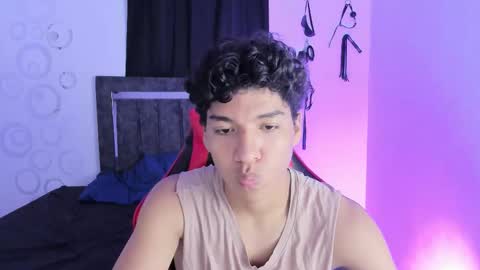 Snapshot of maximiliano_khalil chatting on 11-11-25, 07:58 Maximiliano online show from 11-11-25, 07:58