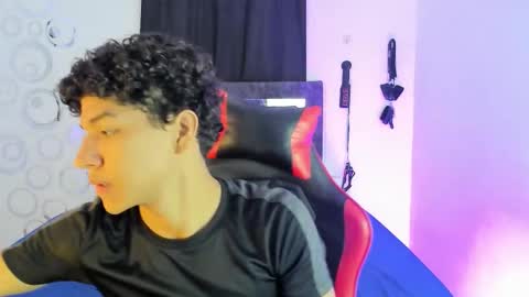 Snapshot of maximiliano_khalil chatting on 11-14-25, 07:56 Maximiliano online show from 11-14-25, 07:56