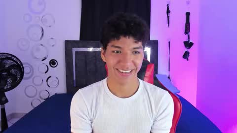 Snapshot of maximiliano_khalil chatting on 11-19-25, 07:47 Maximiliano online show from 11-19-25, 07:47