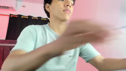 Snapshot of maximiliano_khalil chatting on 11-23-25, 07:24 Maximiliano online show from 11-23-25, 07:24