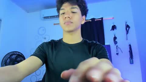 Snapshot of maximiliano_khalil chatting on 12-02-25, 07:09 Maximiliano online show from 12-02-25, 07:09