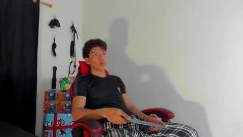 Snapshot of maximiliano_khalil chatting on 12-14-25, 07:51 Maximiliano online show from 12-14-25, 07:51