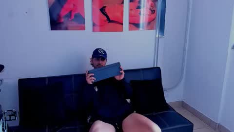 Maximo online show from 10-22-25, 02:28