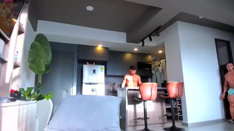 Snapshot of maximo_and_marcelo chatting on 12-04-25, 12:03 maximo_and_marcelo online show from 12-04-25, 12:03