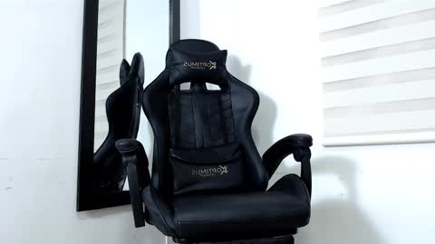 Maximo Sebastian online show from 12-01-25, 02:05