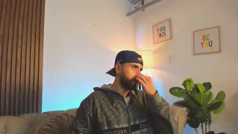 Snapshot of maximo_wolf1 chatting on 02-22-26, 10:19 Maximo Wolf online show from 02-22-26, 10:19