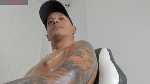 maximohall online show from 10-06-25, 01:41