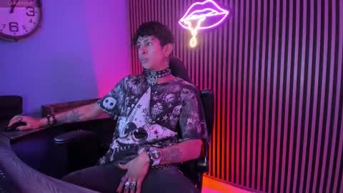 Snapshot of maximoking26 chatting on 02-17-26, 03:47 MAXIMO online show from 02-17-26, 03:47