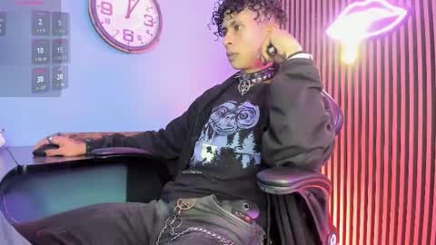 Snapshot of maximoking26 chatting on 02-24-26, 04:10 MAXIMO online show from 02-24-26, 04:10