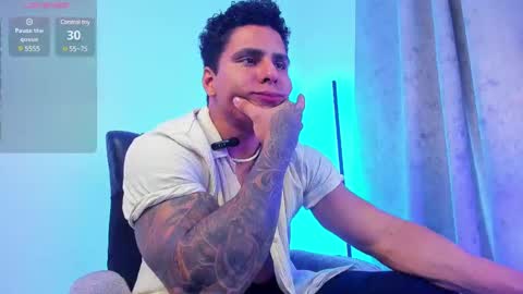 Snapshot of maximoscott_ chatting on 03-07-25, 06:43 Maximoscott online show from 03-07-25, 06:43