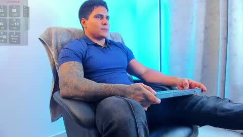 Snapshot of maximoscott_ chatting on 03-08-25, 11:18 Maximoscott online show from 03-08-25, 11:18