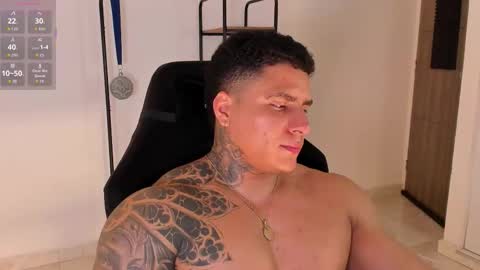 Snapshot of maximoscott_ chatting on 09-14-25, 02:11 Maximoscott online show from 09-14-25, 02:11