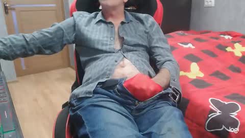 maximus3334 online show from 10-21-25, 12:39