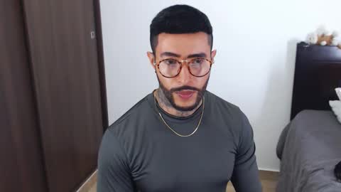 Independent Model online show from 12-11-24, 05:53