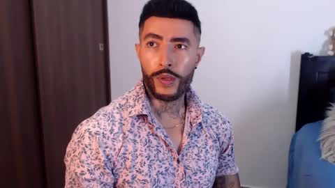 Independent Model online show from 12-22-24, 03:33