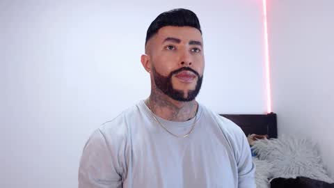 Independent Model online show from 10-09-25, 04:32