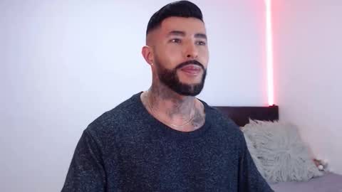 Independent Model online show from 10-16-25, 02:23