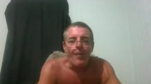 Snapshot of maximus_oreally chatting on 12-28-24, 02:10 Max online show from 12-28-24, 02:10
