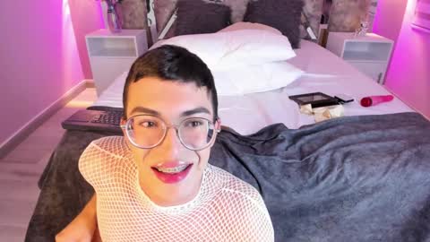 Snapshot of maxirogers chatting on 01-21-25, 11:24 Maxi Rogers online show from 01-21-25, 11:24