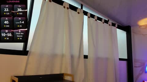 Maxi Rogers online show from 11-12-25, 11:54