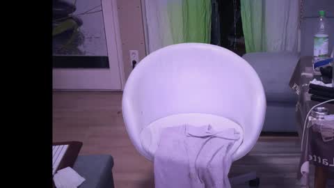 Snapshot of maxofmunich chatting on 02-08-26, 01:09 Max online show from 02-08-26, 01:09