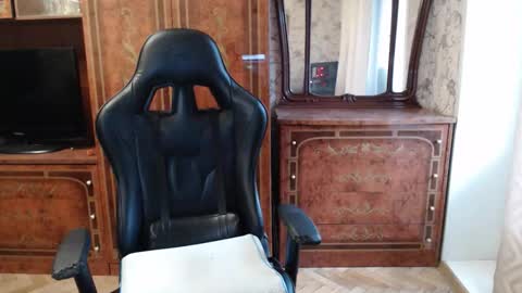 Max online show from 11-04-25, 09:19