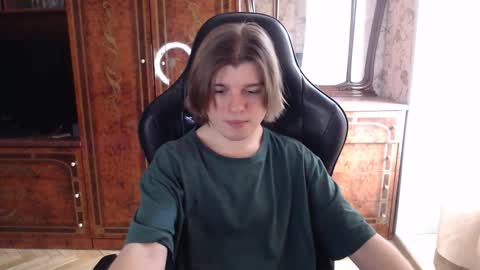 Max online show from 02-15-26, 08:24