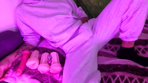 Snapshot of maxpleasure20 chatting on 02-26-26, 09:08 Maxpleasure20 online show from 02-26-26, 09:08