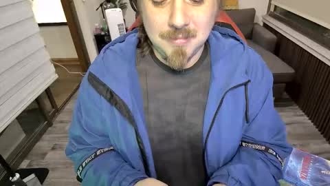 Snapshot of maxredz chatting on 02-19-26, 02:40 Max online show from 02-19-26, 02:40