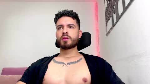 Snapshot of maxtowers chatting on 01-02-25, 09:50 Maxi online show from 01-02-25, 09:50