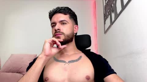 Snapshot of maxtowers chatting on 01-04-25, 02:03 Maxi online show from 01-04-25, 02:03