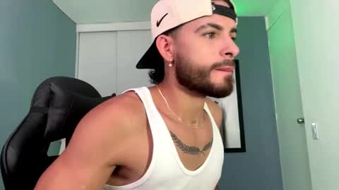 Snapshot of maxtowers chatting on 10-08-25, 06:05 Maxi online show from 10-08-25, 06:05