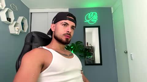 Snapshot of maxtowers chatting on 10-14-25, 05:58 Maxi online show from 10-14-25, 05:58