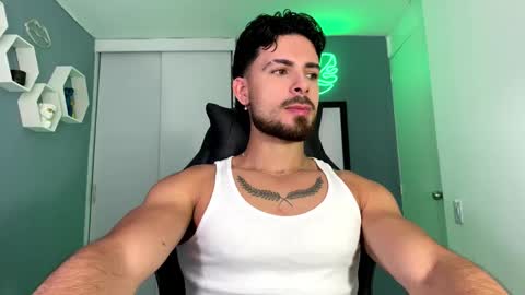 Snapshot of maxtowers chatting on 10-15-25, 09:59 Maxi online show from 10-15-25, 09:59