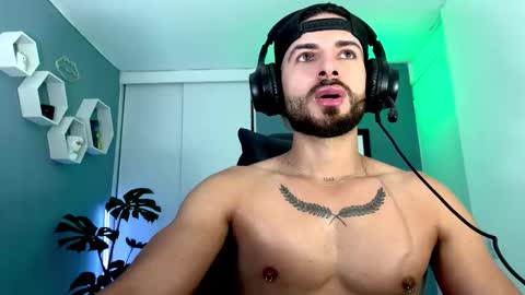 Snapshot of maxtowers chatting on 11-07-25, 01:27 Maxi online show from 11-07-25, 01:27