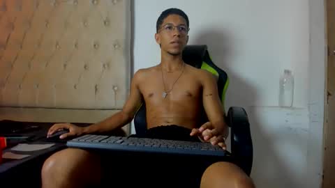 maxvibe420 online show from 09-22-25, 08:00