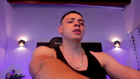 Snapshot of maxwell_dupont chatting on 02-02-25, 11:11 MAX online show from 02-02-25, 11:11