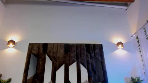 Snapshot of maxwell_dupont chatting on 02-24-25, 12:41 MAX online show from 02-24-25, 12:41