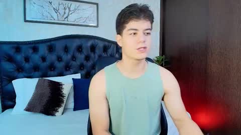 Maxxi online show from 10-19-25, 03:18