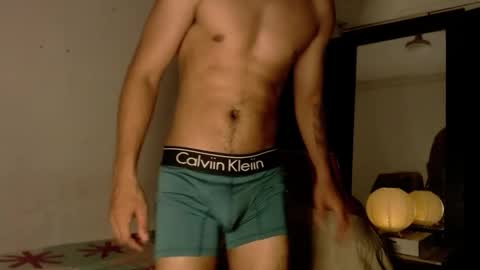 Snapshot of maxximus_10 chatting on 01-10-25, 07:04 maxximus_10 online show from 01-10-25, 07:04