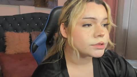 Maxine Minx online show from 03-09-25, 02:21