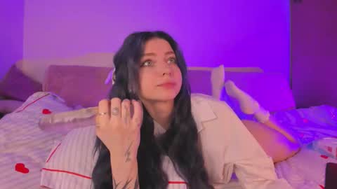 Snapshot of may_meowww chatting on 11-15-25, 06:11 May online show from 11-15-25, 06:11