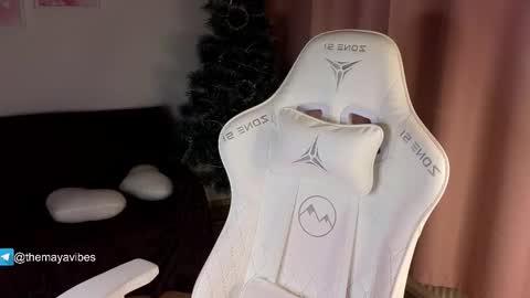 Maya online show from 01-14-26, 03:45