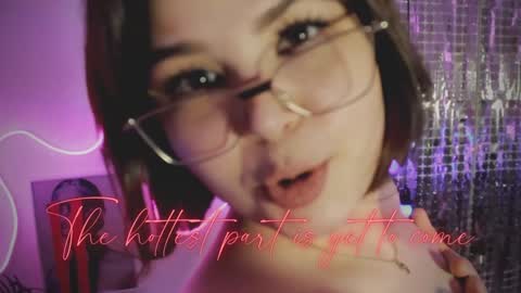 Snapshot of maya_muse chatting on 12-04-24, 06:17 Woman online show from 12-04-24, 06:17