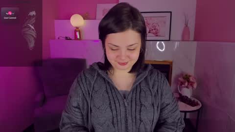 Snapshot of maya_muse chatting on 12-11-24, 06:14 Woman online show from 12-11-24, 06:14