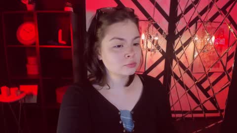Snapshot of maya_muse chatting on 01-15-25, 06:01 Woman online show from 01-15-25, 06:01
